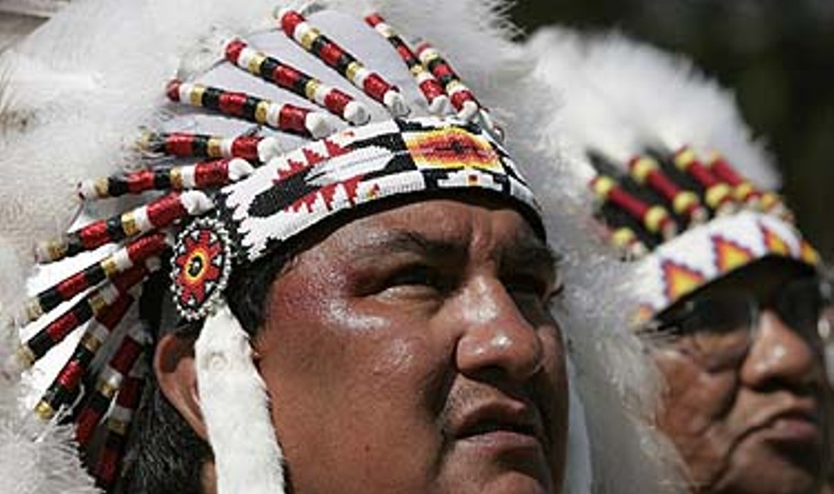 JAV indėnų bendruomenės atstovai Nacionalinio Amerikos indėnų muziejaus atidaryme Vašingtone.