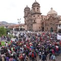 Peru protestuotojai padegė Kinijos naftos įmonės atstovybės pastatą