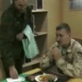 Iš tarnybos Afganistane atleisti kariai mano, kad vadą supykdė humoristinis filmas