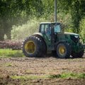 Kodėl nebereikia atskiro traktorininko pažymėjimo vairuoti traktorių