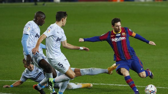Messi reabilitavosi po neįmušto 11 m baudinio, bet „Barca“ vis tiek paslydo