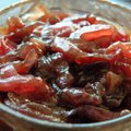 Gaminame patys: nerealiai gardus raudonųjų svogūnų čatnis
