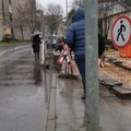 Statybos Panevėžyje pėsčiuosius išginė į gatvę: priversti kone lįsti po automobilių ratais
