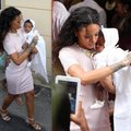 Kas toji mergaitė, kurią Rihanna švelniai prie savęs glaudžia? FOTO