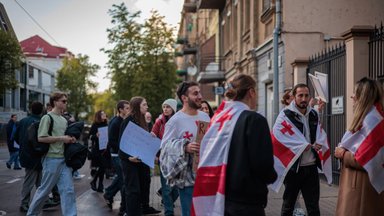 Vilniuje surengtas protestas prieš Sakartvele svarstomą „užsienio agentų“ įstatymą