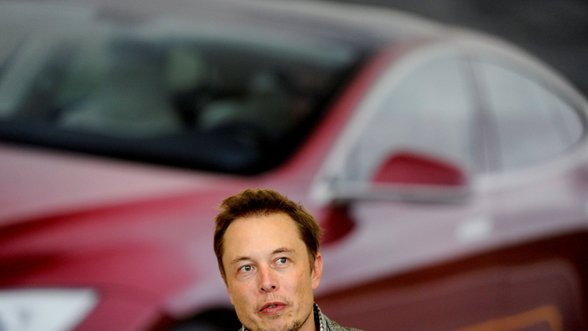 Nuo startuolio garaže iki turtingiausio žmogaus pasaulyje – Elono Musko sėkmės istorija