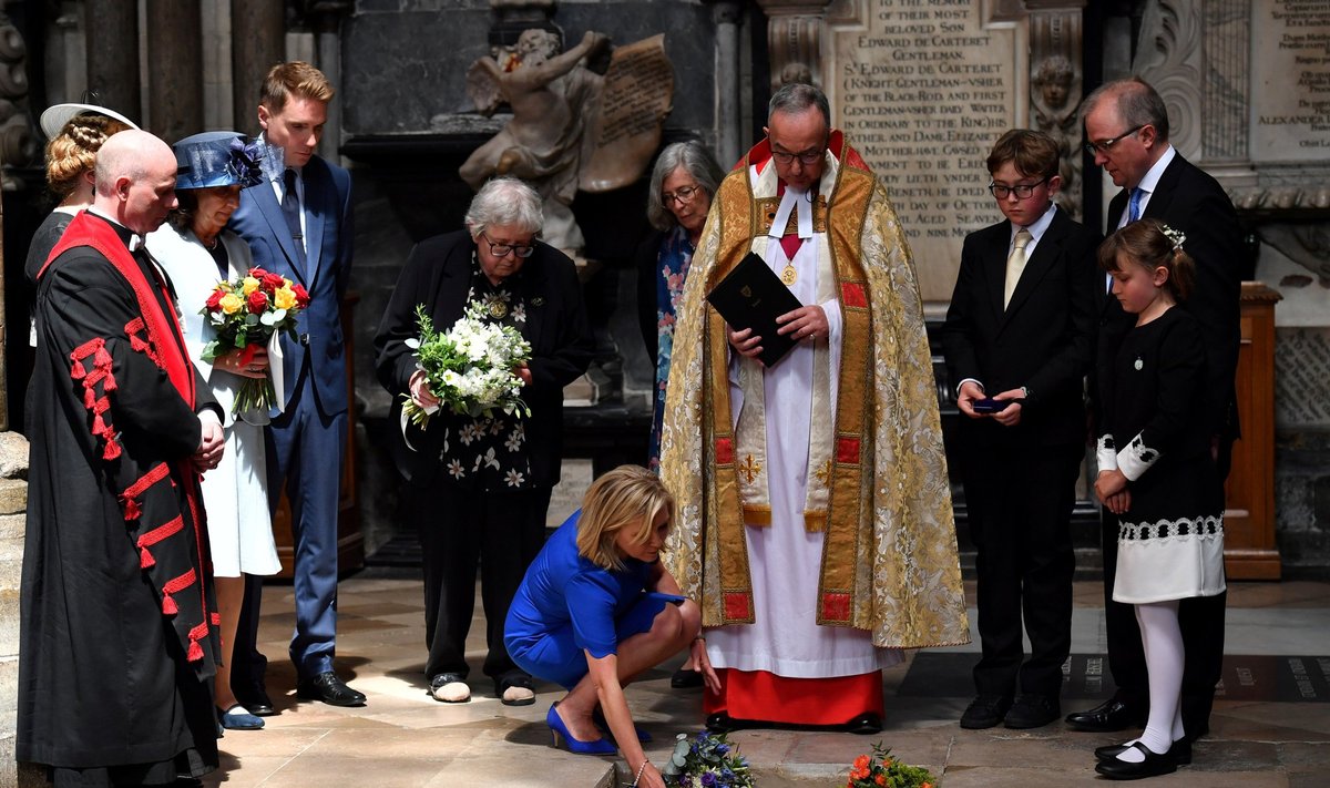 S. Hawkingo palaikai palaidoti Londono Vestminsterio abatijoje