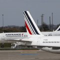„Air France“ profsąjungos grasina naujomis protesto akcijomis