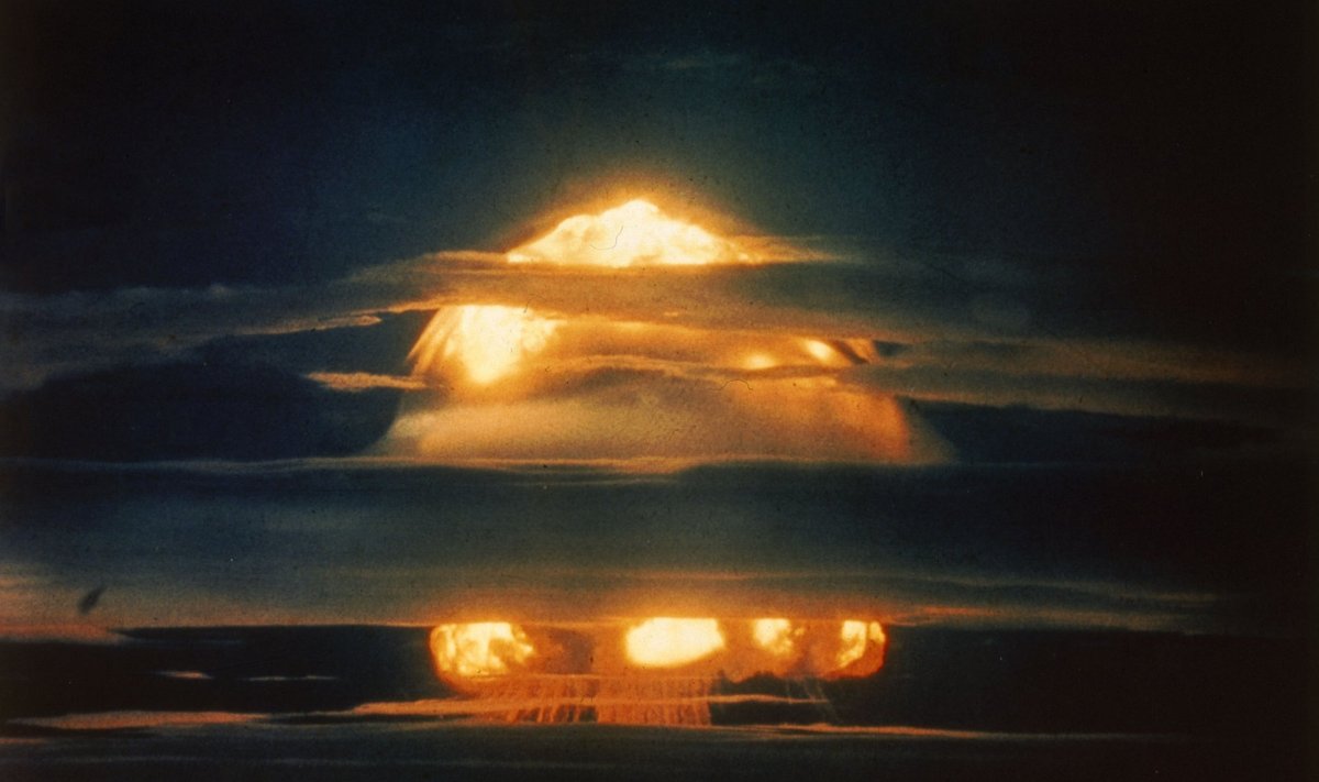 Atominės bombos testas, 1952