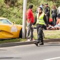 Dar viena tragedija: triukus išdarinėjęs sportinis automobilis rėžėsi į minią ir nutrenkė 19 žiūrovų