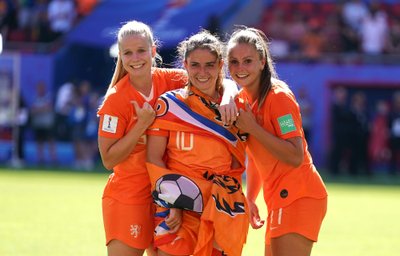 Kika van Es, Danielle van de Donk, Lieke Martens, Nyderlandų moterų futbolo rinktinė