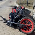 Prie Vilniaus susidūrė motociklas ir automobilis: motociklininkui – atviras lūžis