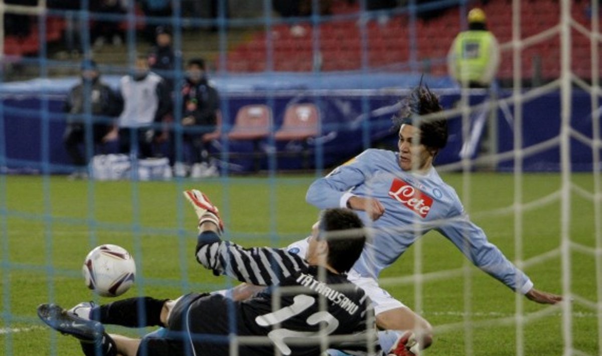 Edinsonas Cavani išplėšė pergalę "Napoli"