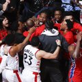 Krepšinio stebuklas Toronte: neįtikėtiną metimą su sirena pataikęs Leonardas nulėmė „Raptors“ triumfą