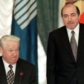 Коржаков: Ельцин грозил самоубийством, полет Путина со стерхами - ребячество
