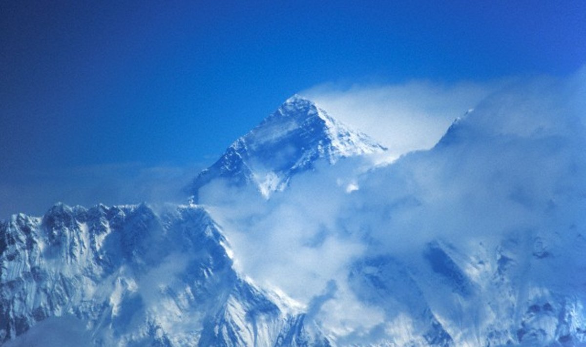 Everestas, Džomolungma, Himalajai