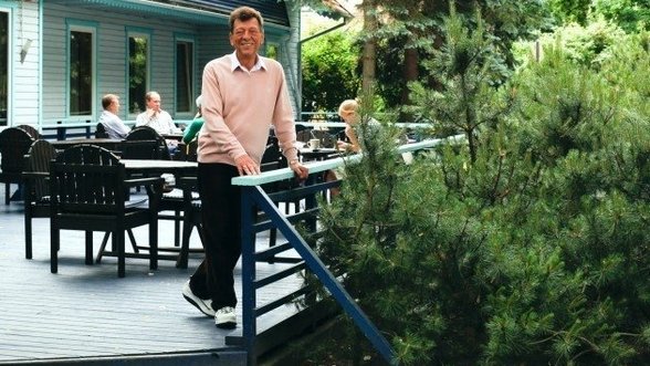 Namą Palangoje nuomojantis S. Povilaitis vengia svečių iš Italijos: makaronais virtuvėlę aplipdo, baisus bardakas po jų būna