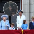 Štai, kodėl Meghan Markle ir princui Harry su vaikais nebuvo leista stovėti legendiniame rūmų balkone su karaliene