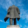 В Украине сносят памятники Пушкину, на захваченных Россией территориях ставят Ленина