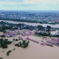 Indonezijoje per potvynius ir žemės nuošliaužas žuvo mažiausiai aštuoni žmonės