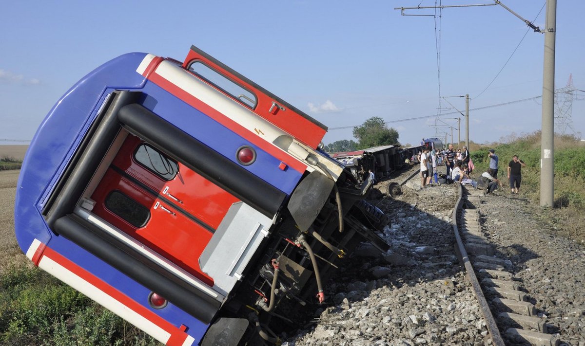 Per tragišką traukinio avariją Turkijoje žuvo 10 žmonių