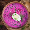 Šaltibarščiai su jogurtu ir raugintais agurkėliais – naujas skonis ir puikūs vertinimai