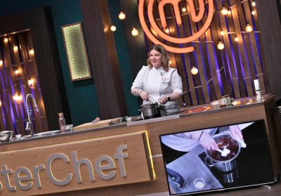 Populiariame Bulgarijos nacionalinės televizijos šou Viktorija pristatė ir šou dalyvius mokė gaminti lietuvišką varškės sūrelį
