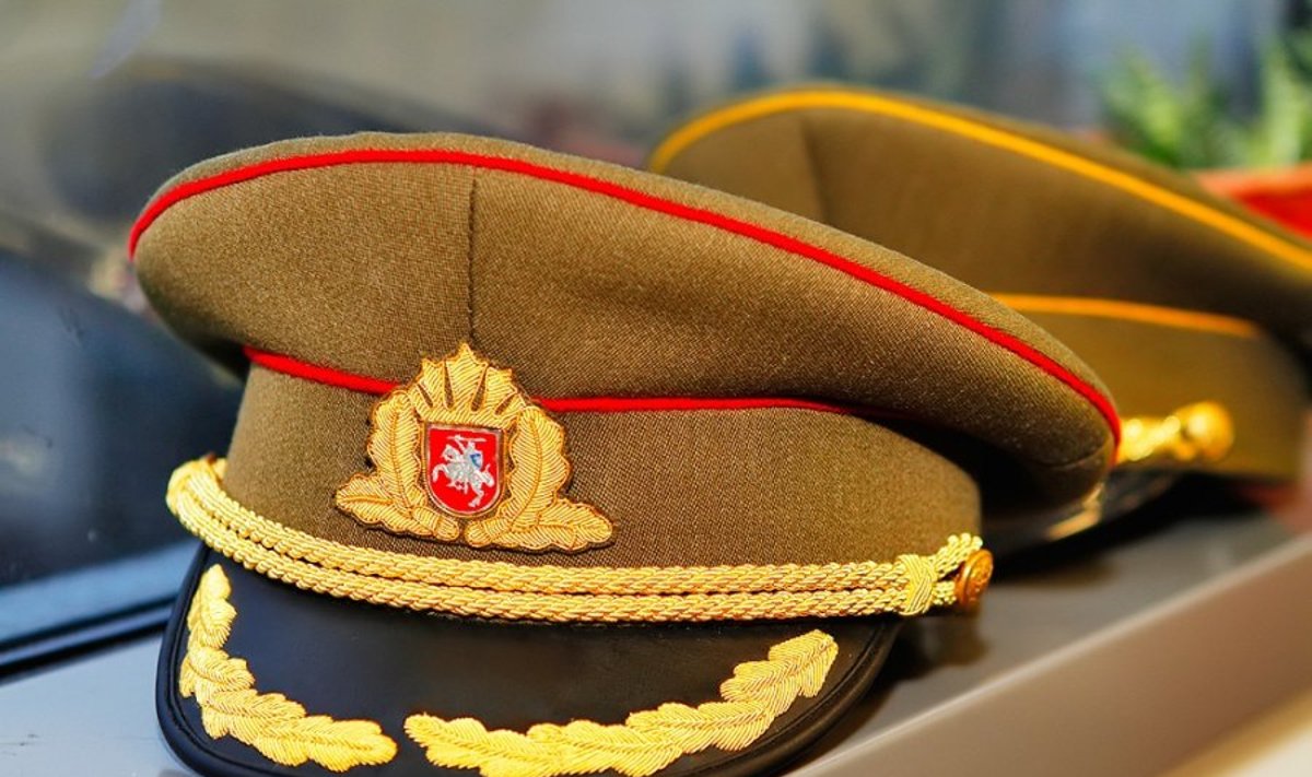 Karininkai, kariškių kepurės