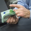 Euras ir toliau rodo savo jėgą prieš JAV dolerį