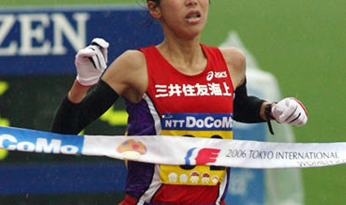 Tokijo maratono nugalėtoja tapo pasaulio Reiko Tosa 