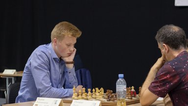 Pasaulio taurėje – 17-mečio lietuvio kova su galingu Rusijos šachmatininku