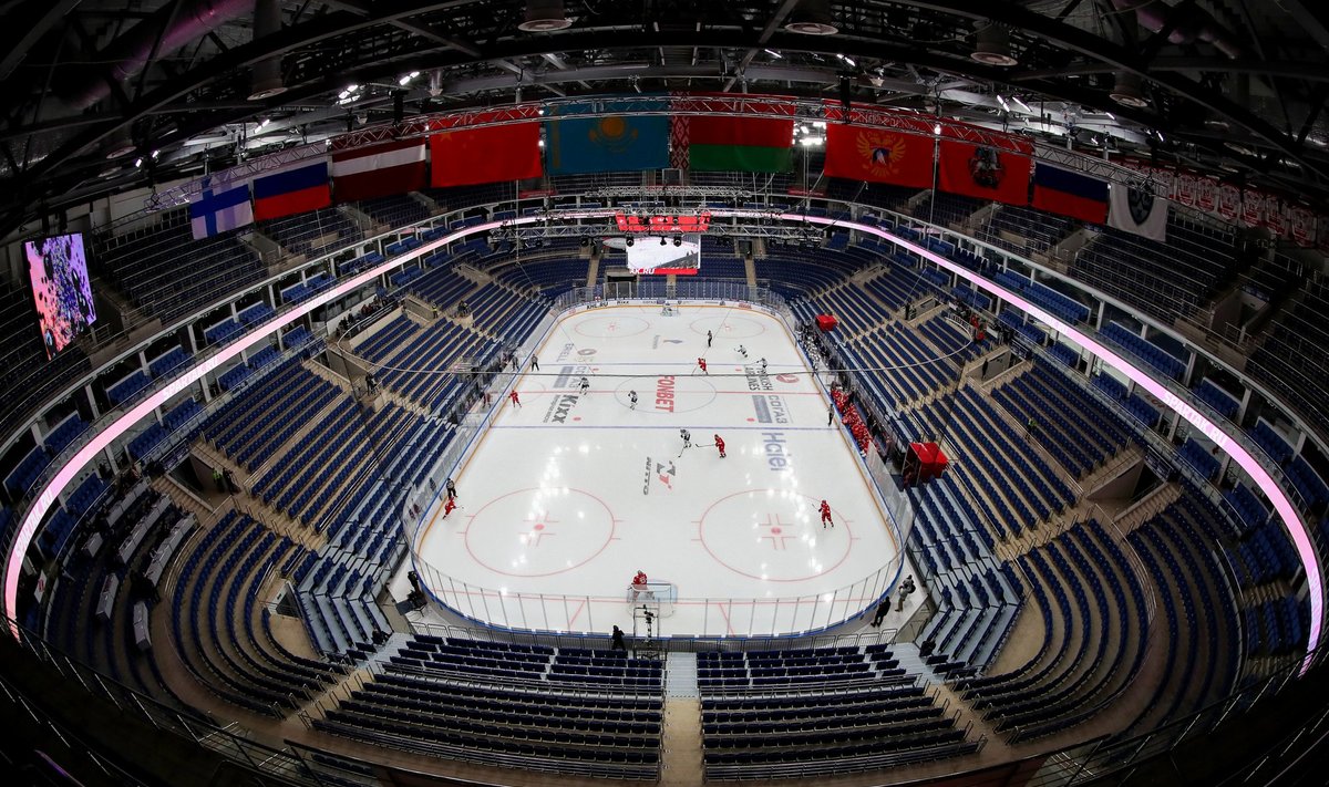 Be žiūrovų trumpai vykdytos KHL atkrintamosios varžybos apskritai sustojo