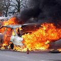 Vilniaus centre sudegė automobilis, važiavęs iš autoserviso