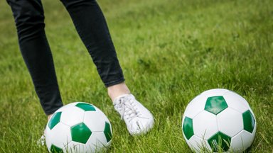 Mankšta žiūrintiems FIFA 2018 ir ne tik: 50 pratimų su futbolo kamuoliu