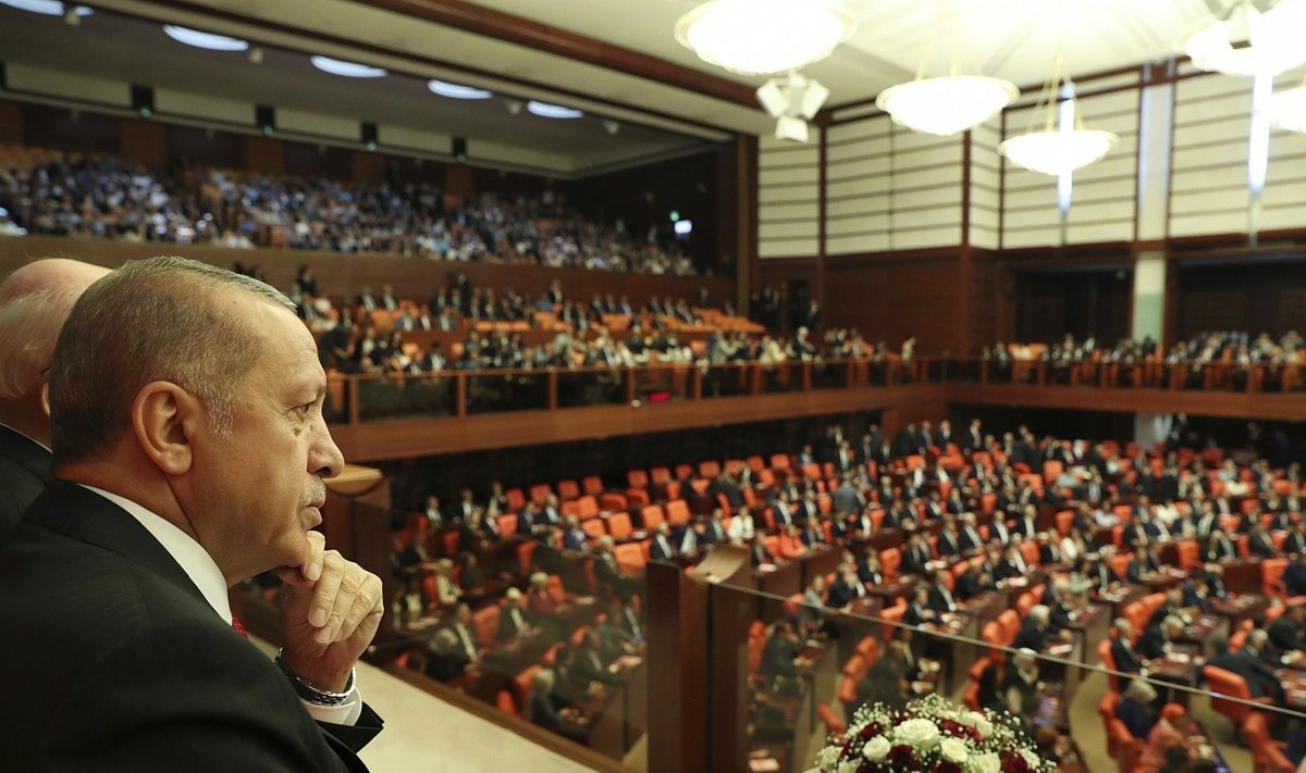 Recepas Tayipas Erdoganas davė prezidento priesaiką