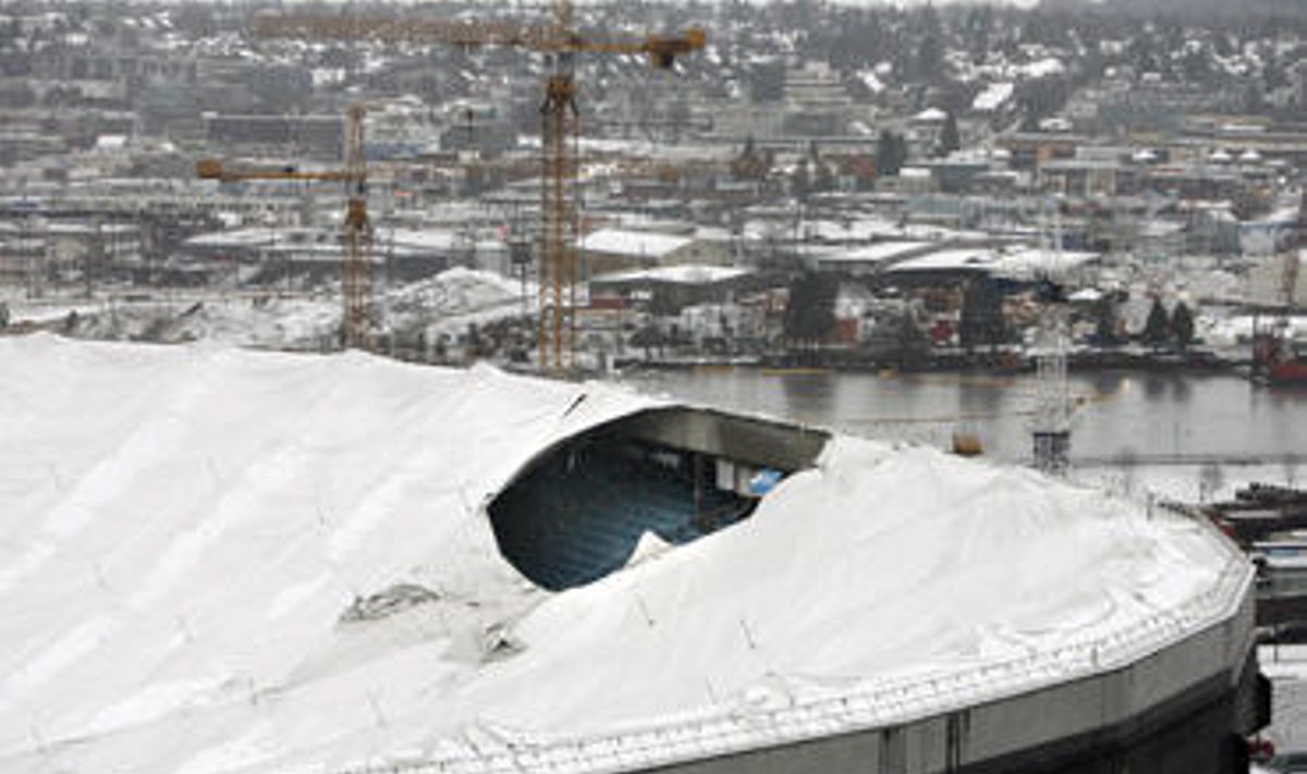 Vankuverio olimpinės arenos stogas neatlaikė sniego