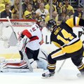 „Penguins“ klubas po dviejų pratęsimų iškopė į NHL finalą