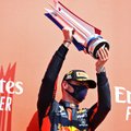 Jubiliejinėse Formulės-1 lenktynėse – „Red Bull“ atstovaujančio Verstappeno triumfas