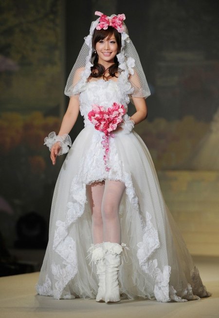 Yumi Katsura vestuvinės suknelės, 2010 m.