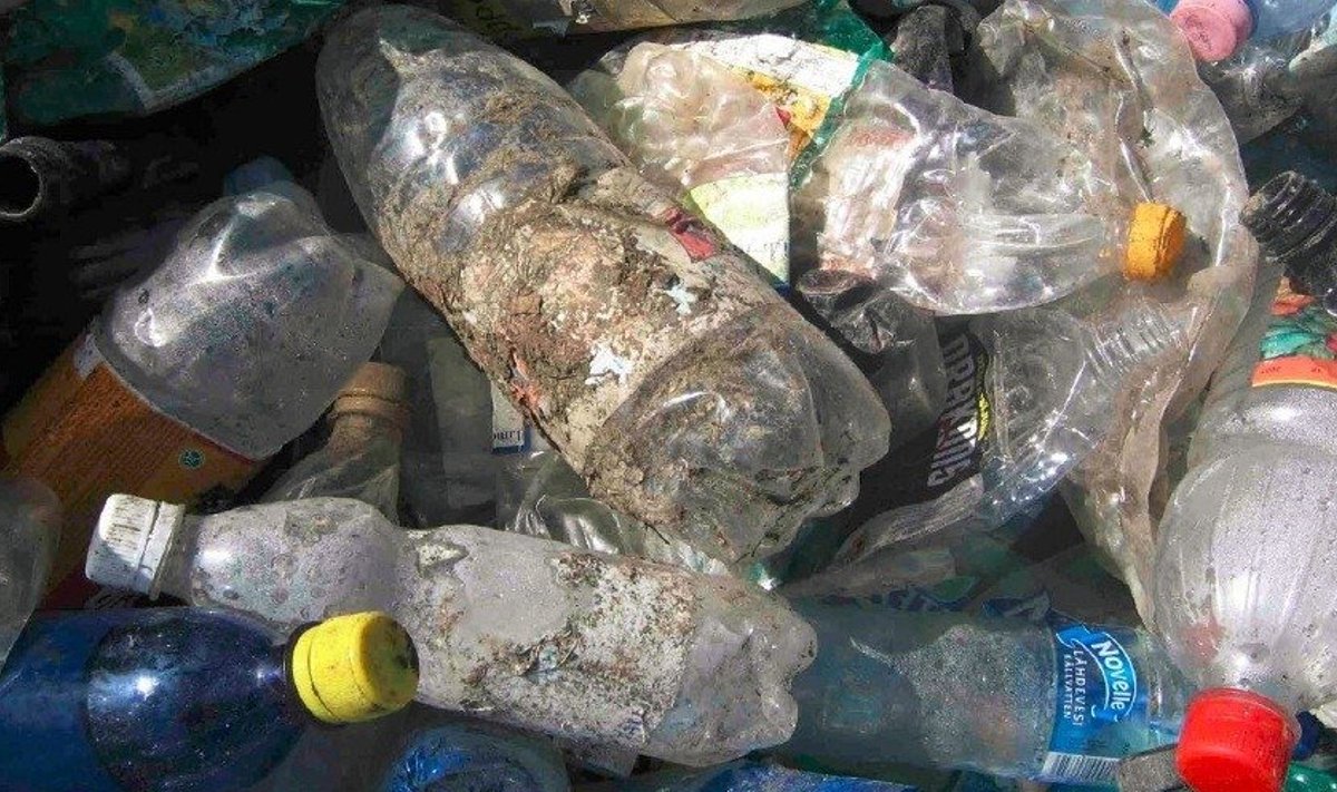 Plastikas iš rūšiavimo konteinerių