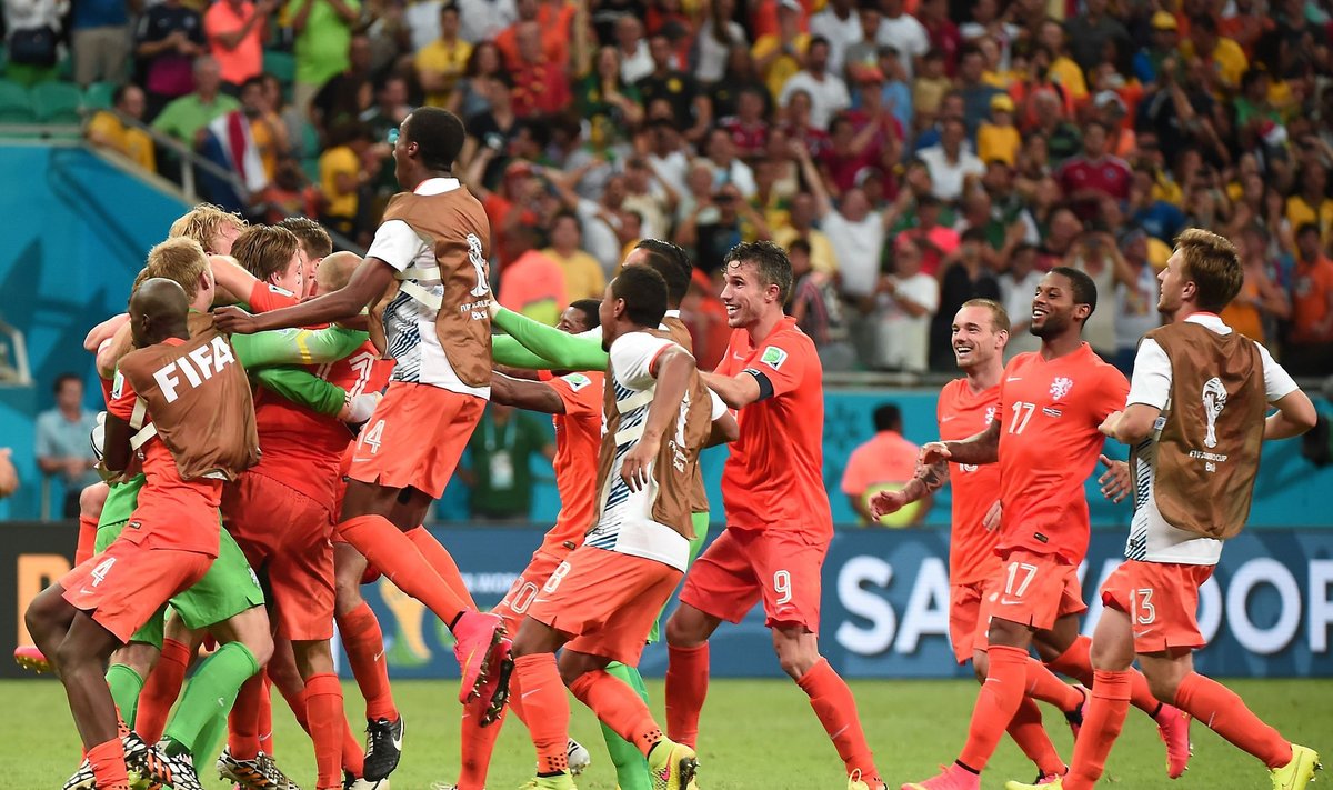 Pasaulio futbolo čempionatas: Olandija - Kosta Rika