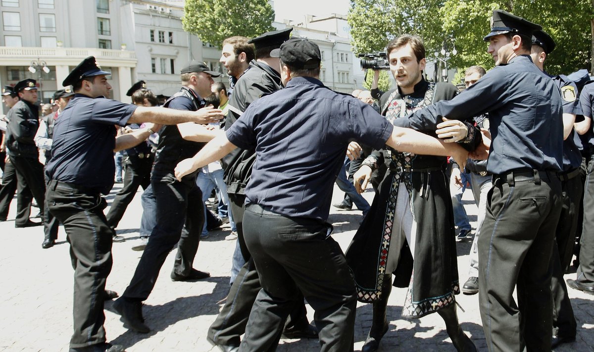 В Тбилиси во время гей-акции пострадали 17 человек - Delfi RU