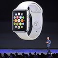 „Apple“ pristatė išmanųjį laikrodį ir didesnius „iPhone“
