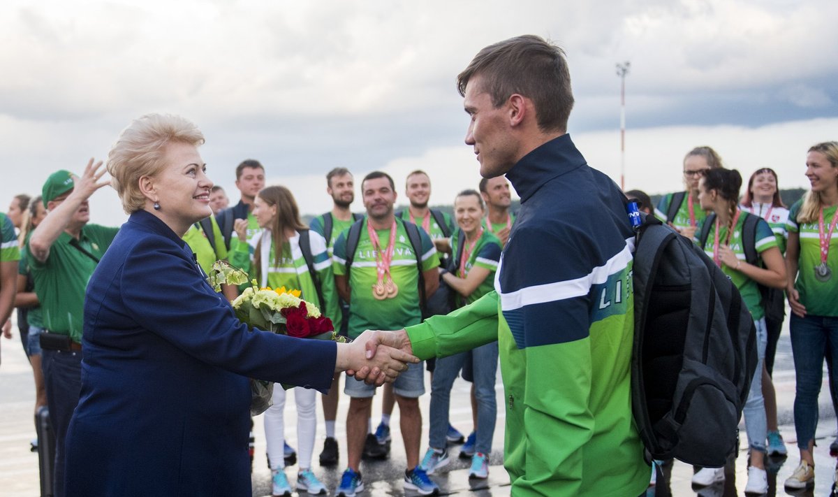 President congratulates Deaflympics team