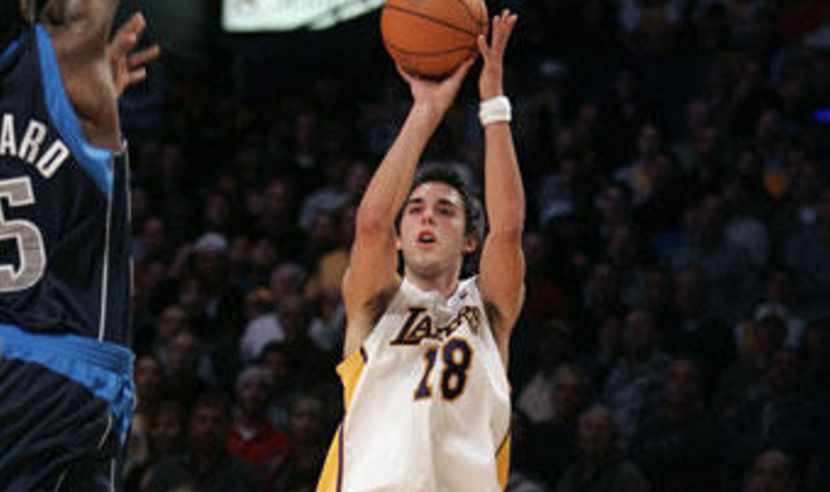 Saša Vujačičius ("Los Angeles Lakers")