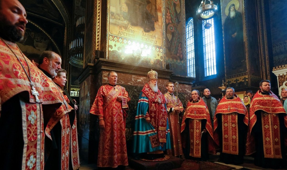 Patriarchas Filaretas atlieka apeigas Kijevo cerkvėje