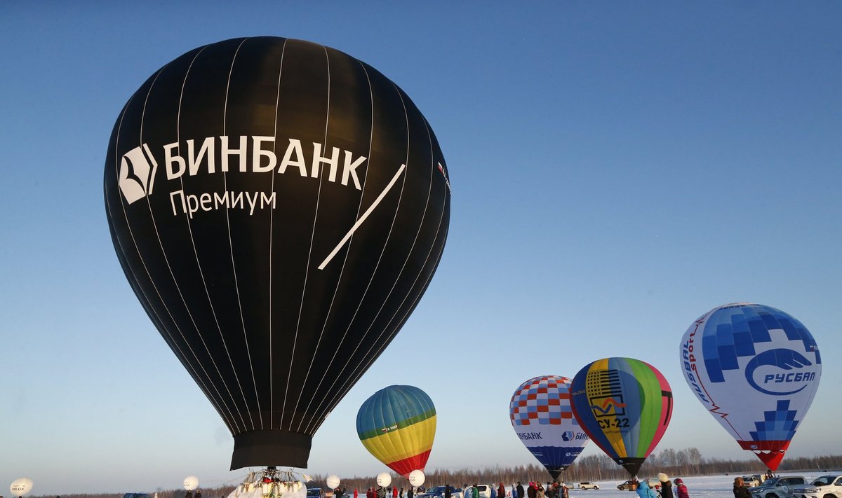 Fiodoras Koniuchovas pagerino skrydžio karšto oro balionu trukmės rekordą