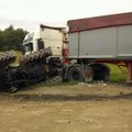Susidūrė traktorius ir sunkvežimis: po kelių valandų traktorininkas mirė ligoninėje