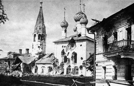 Jaroslavlio Nikolos Rubliovo cerkvė, bolševikų apšaudyta 1918 m. , leidyklos „Briedis“ iliustracija
