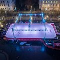 Sostinė kviečia čiuožti į Kalėdas: Lukiškių aikštėje atidaryta ledo čiuožykla